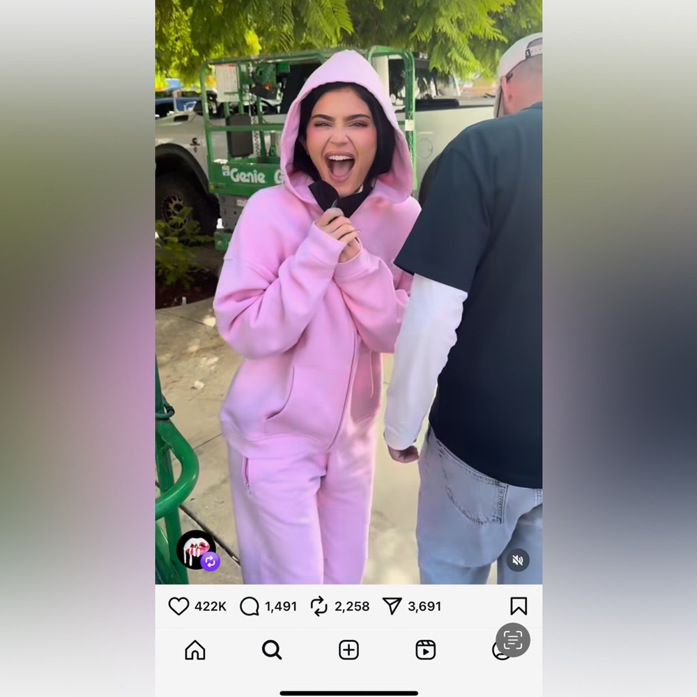 Kylie, Jenner, and Kylie, Kylie cosmetic,  limited edition hoodie and sweatpants